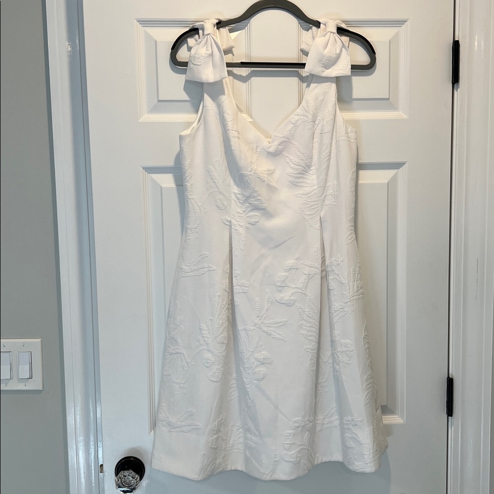 NWOT Lilly Pulitzer White Floral Dress with Bows on Straps 🚭